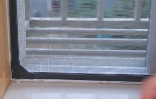 為什么說磁條紗窗適用于各種窗型